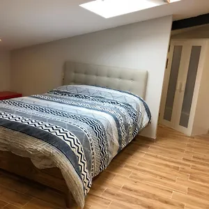  Apartamento Habitación Abuhardillado Con Cocina España